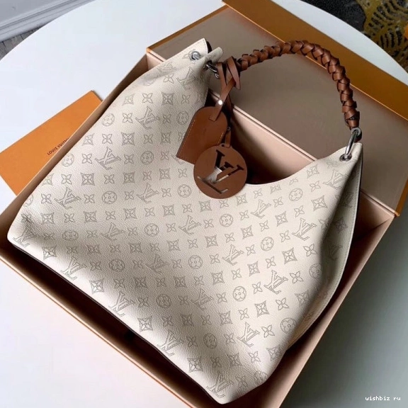 WIS VUITTON LOUIS CARMEL 0929